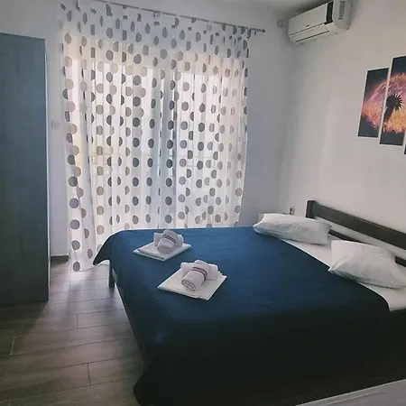 With A Parking Space - Porat, Makarska - 16289 Zivogosce