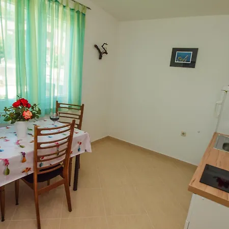 With A Parking Space - Porat, Makarska - 16289 Zivogosce