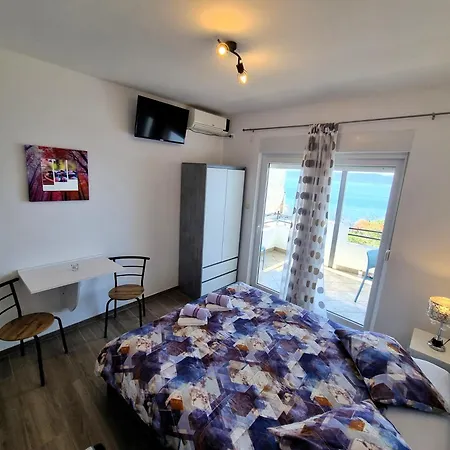 With A Parking Space - Porat, Makarska - 16289 Zivogosce